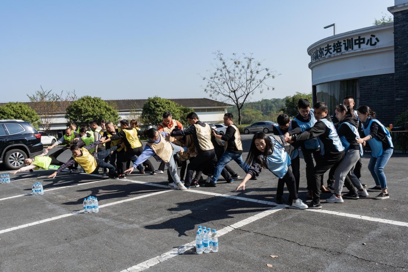 凝心聚力促發展 奮力拼搏創佳績