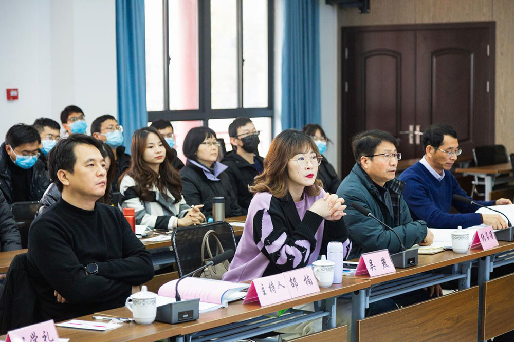 “踔厲奮發 篤行不怠 一起向未來”屯溪區國投集團召開2021年度述職評議會